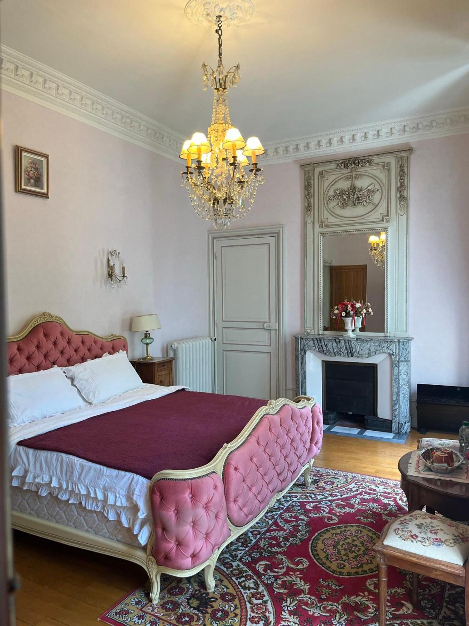 مبيت وإفطار Saint-Gerand-le-Puy Demeure Des Payratons المظهر الخارجي الصورة